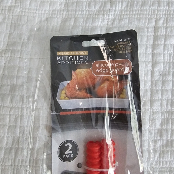 Meridian Point Silicone Oven Edge Guards 2 pack - Picture 3 of 5